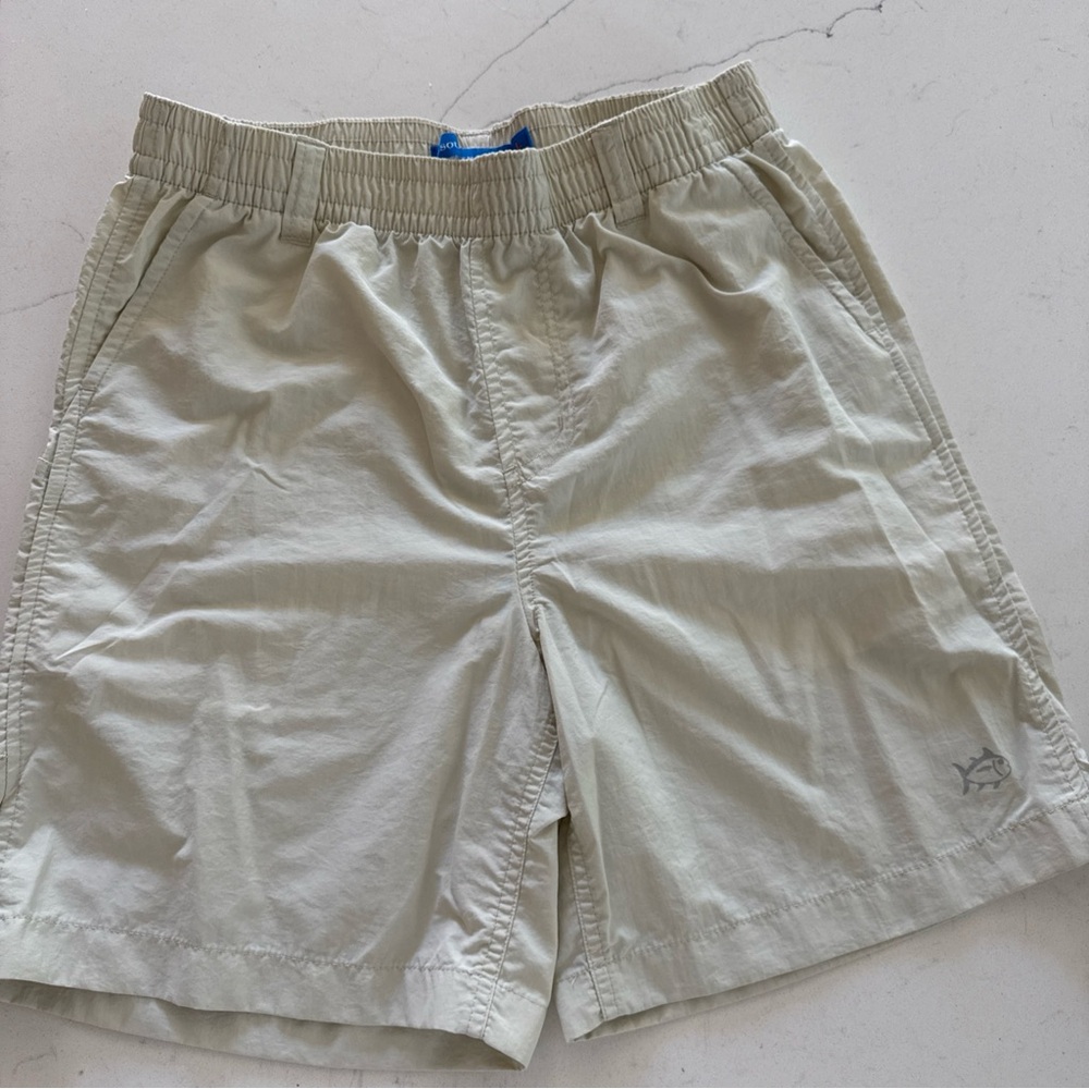 Southern Tide Shoreline Active Boys khaki Shorts, size boys L 12-14